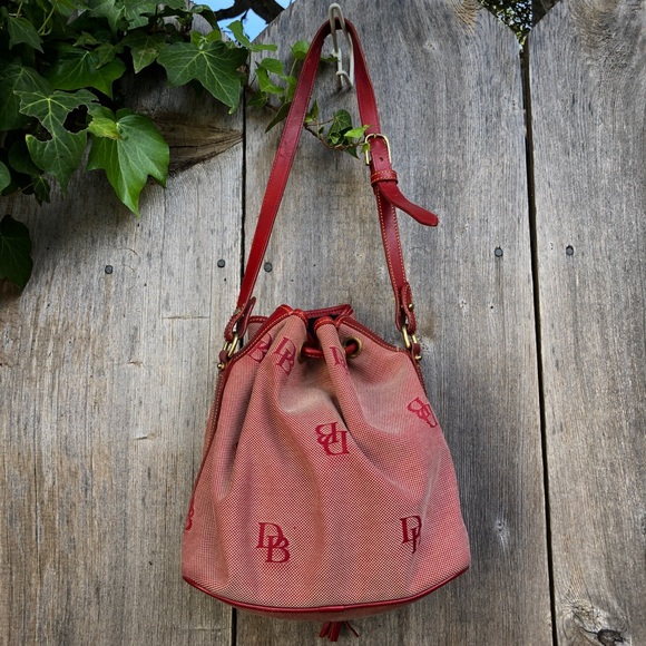 VTG Dooney & Bourke red drawstring bucket bag - Picture 2 of 8